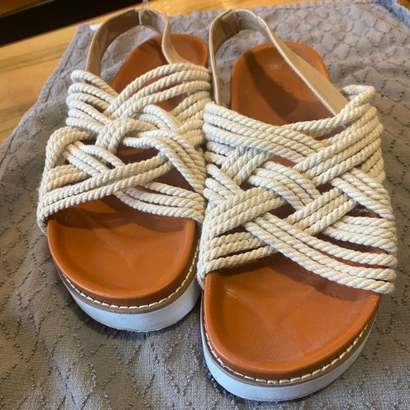 Urban Outfitters BOHO Woven Sandals - Picture 2 of 2